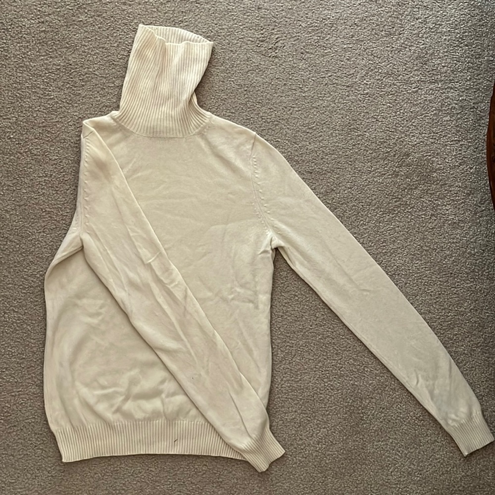 Neiman Marcus Cashmere Turtle Neck